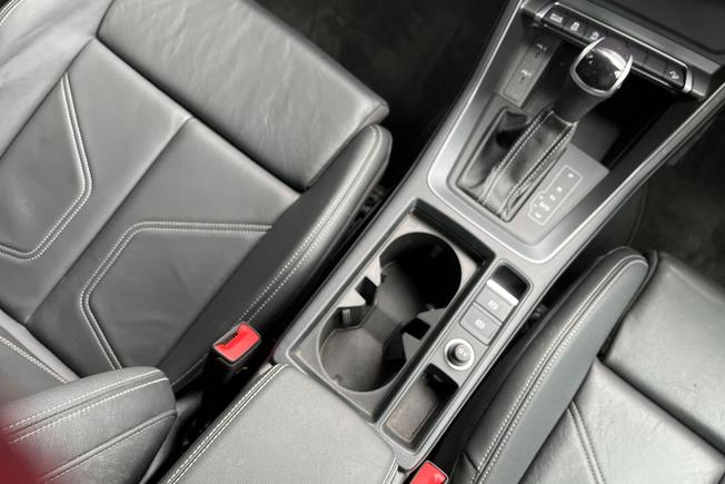 AUDI Q3 Photo 24