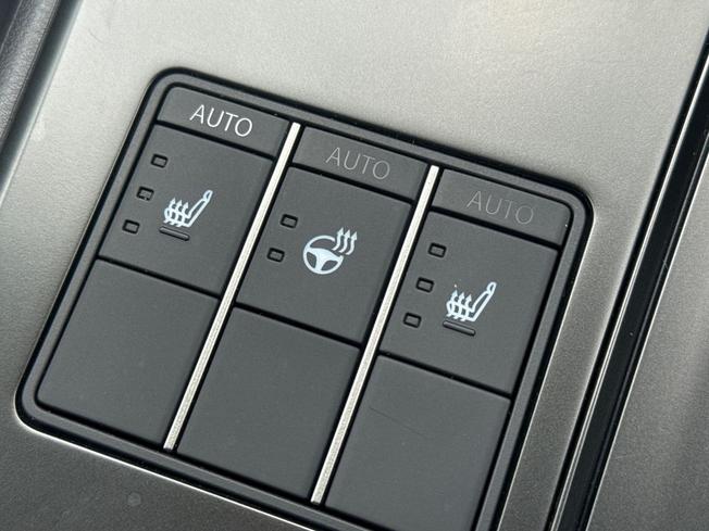 LEXUS Ux Photo 24