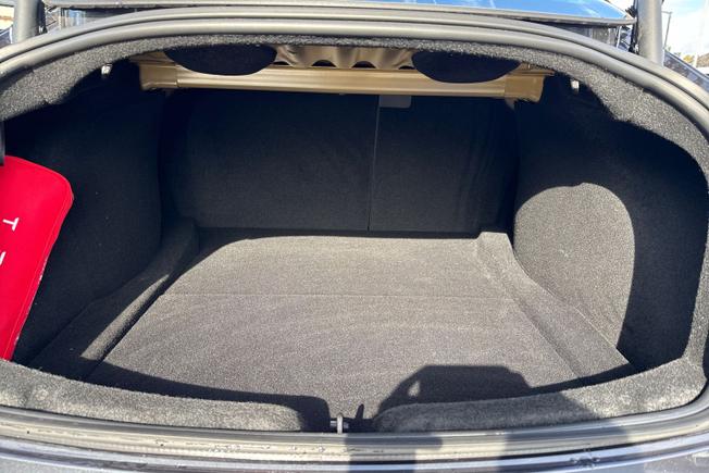 TESLA Model 3 Photo 12