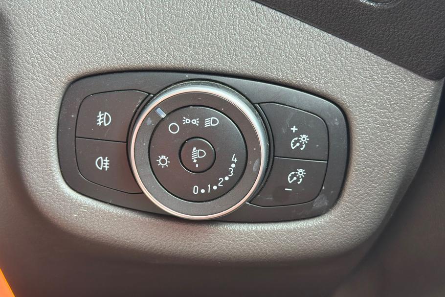Used Ford TRANSIT CONNECT FY21SLV 33