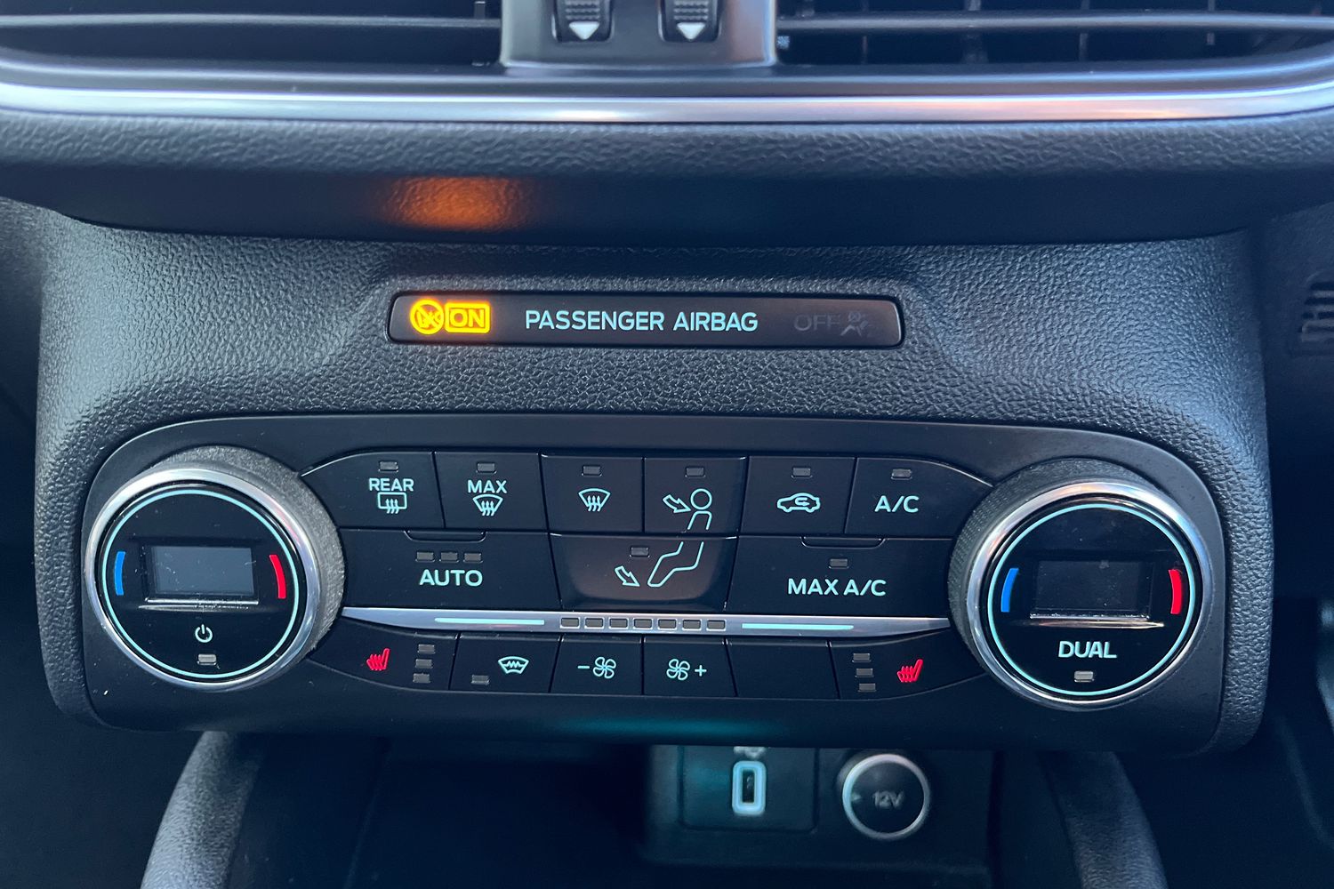 Ford FOCUS Photo 34