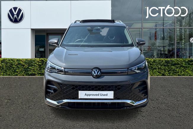 VOLKSWAGEN Tiguan Photo 8