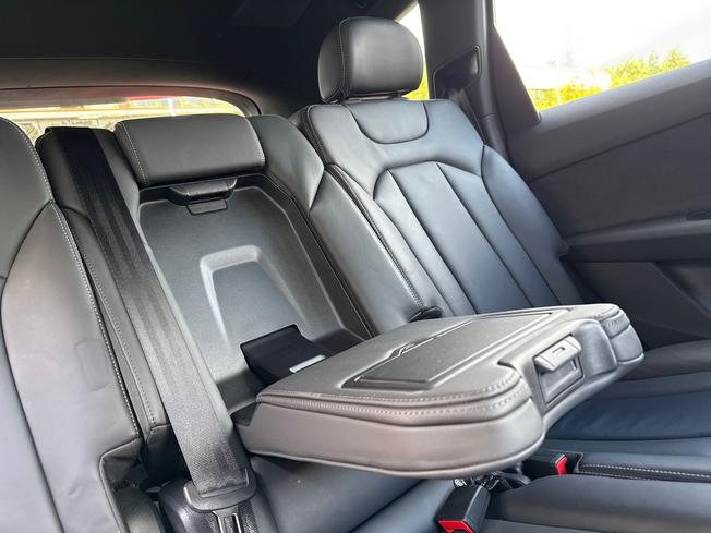 AUDI Q7 Photo 28