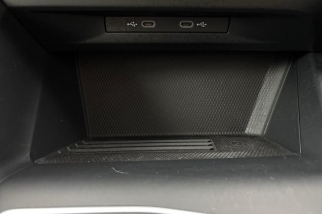 VOLKSWAGEN Golf Photo 27
