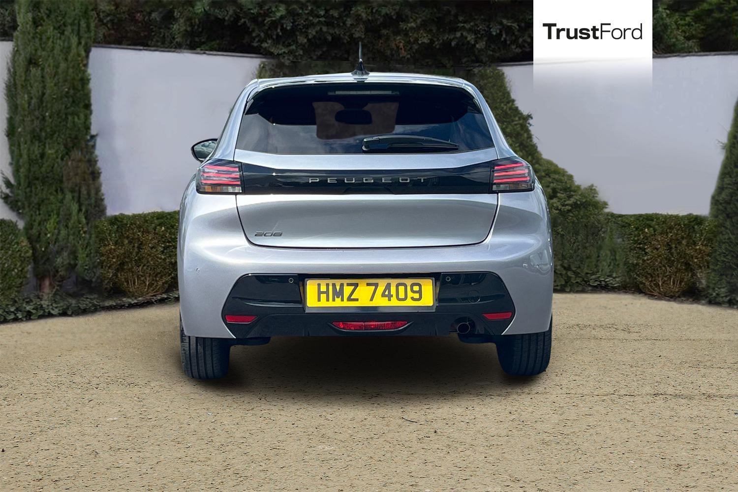 Peugeot 208 Photo 6