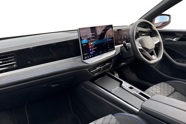 VOLKSWAGEN Passat Photo 2