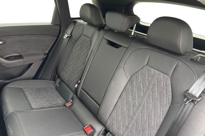 AUDI Q6 E-Tron Photo 9