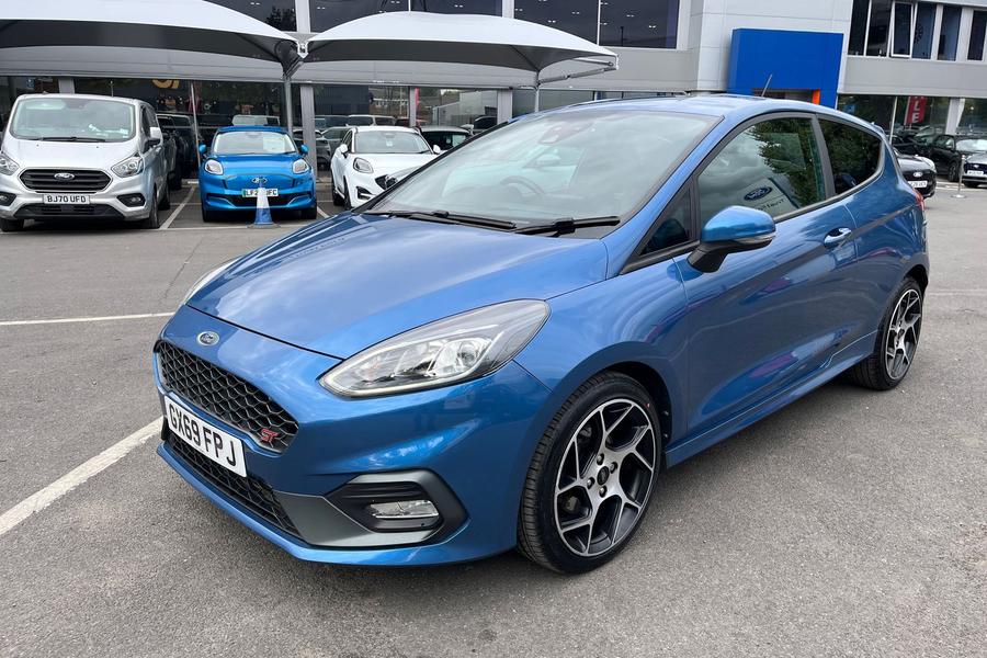 Ford FIESTA Photo autoimg-cb232b3d114f9cc0bc45c183ee70361900787d2b.jpg