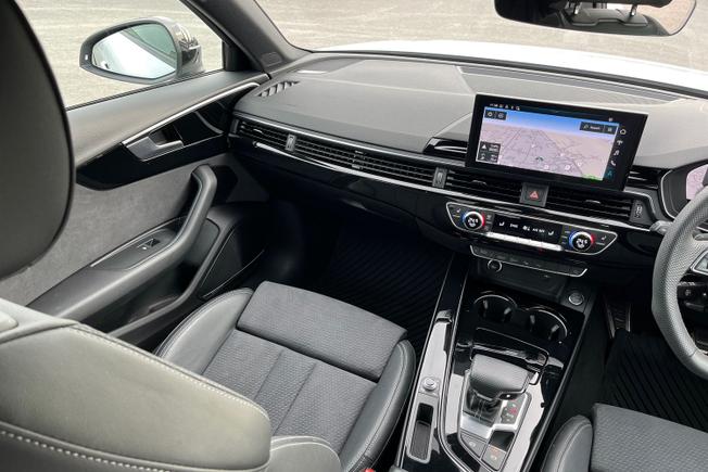AUDI A4 Photo 48