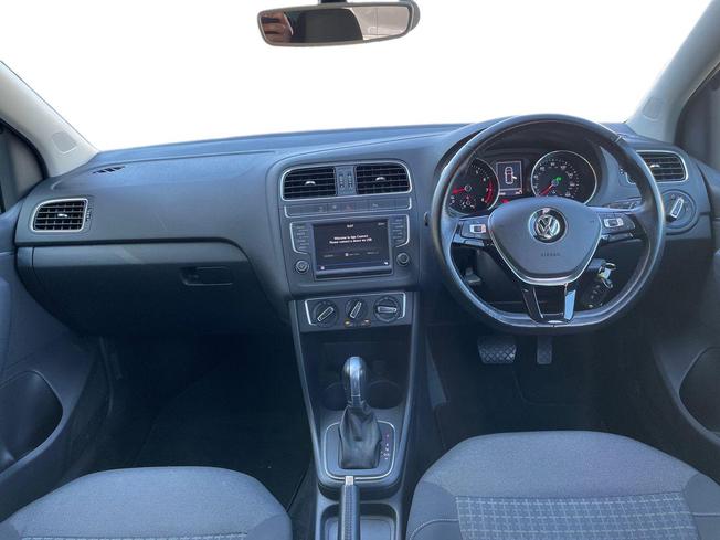 VOLKSWAGEN Polo Photo 10