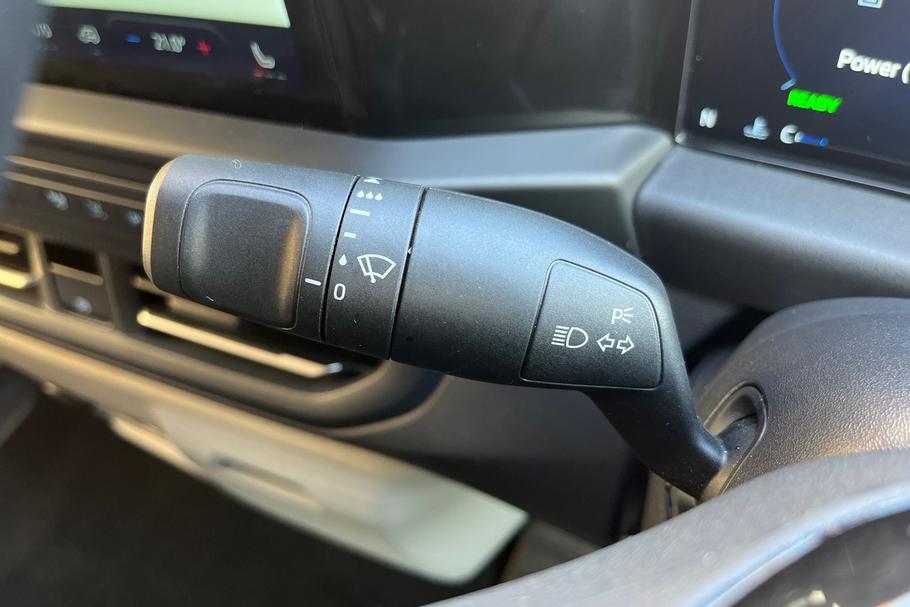 Used FORD TRANSIT CUSTOM MJ75TFY 24