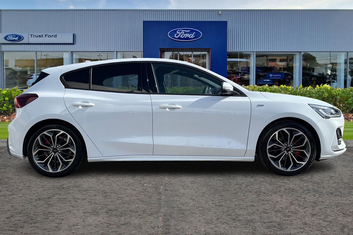 Ford FOCUS Photo 2