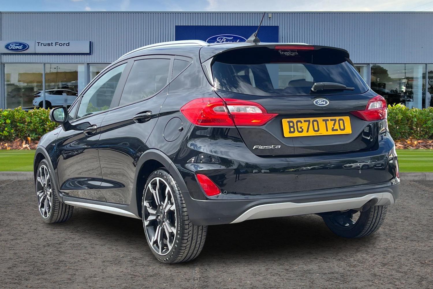 Ford Fiesta Photo 1