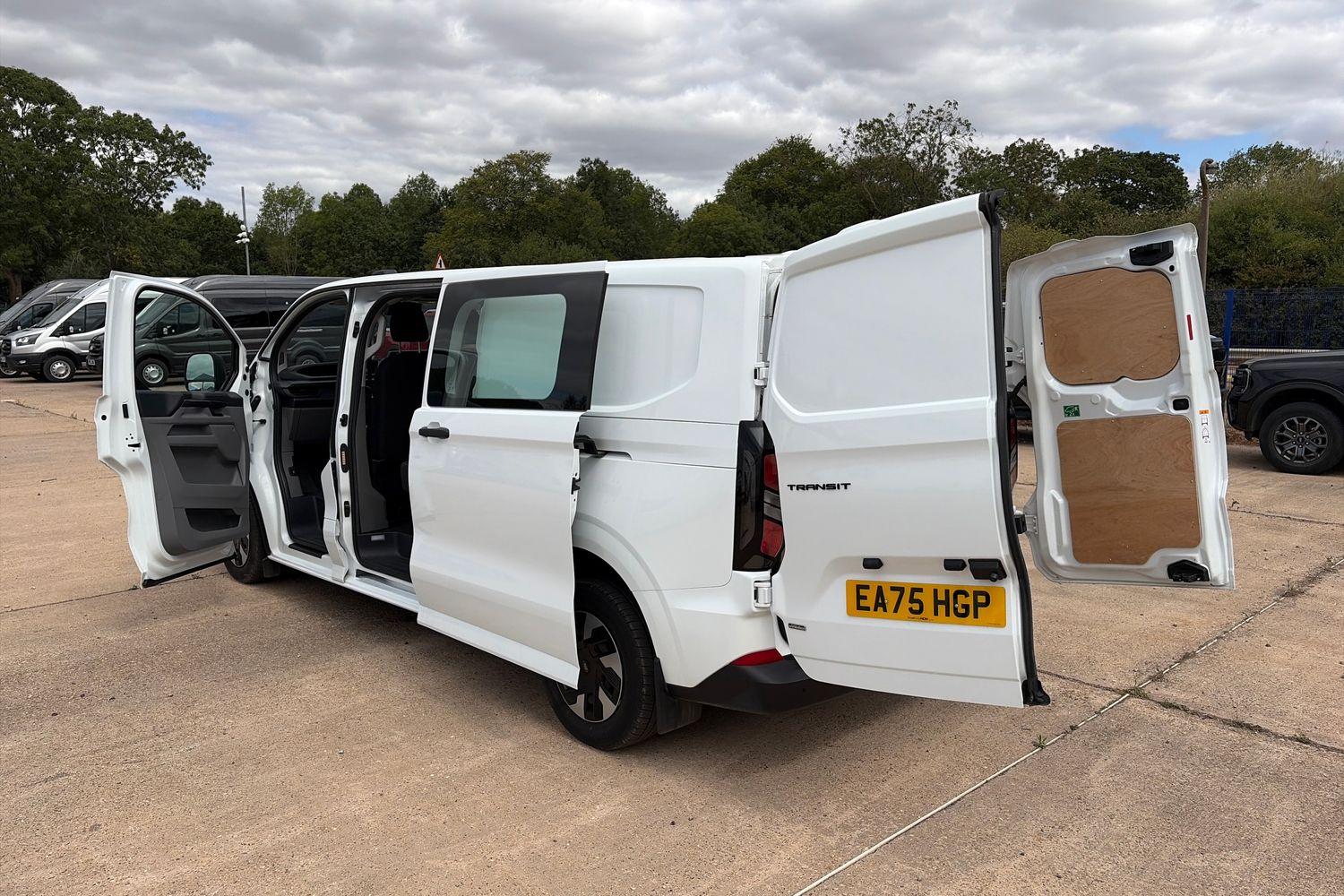 Ford TRANSIT CUSTOM Photo 6