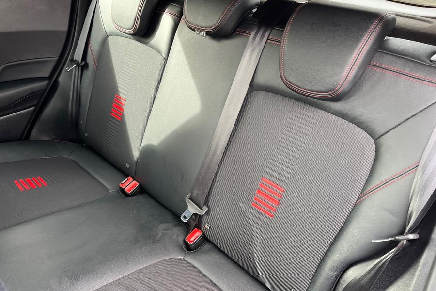 Ford FIESTA Photo autoimg-cb308dc9d6a724cb87d20e76370e7f2dea2b3501.jpg