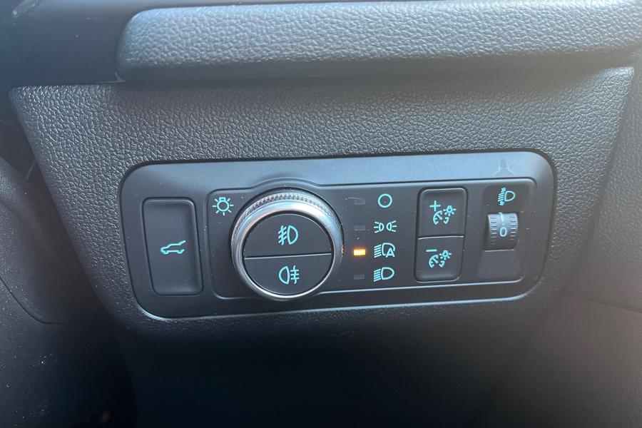 Ford KUGA Photo autoimg-cb30bcc3c625f792c9f2e4f77fe513ec5f323775.jpg