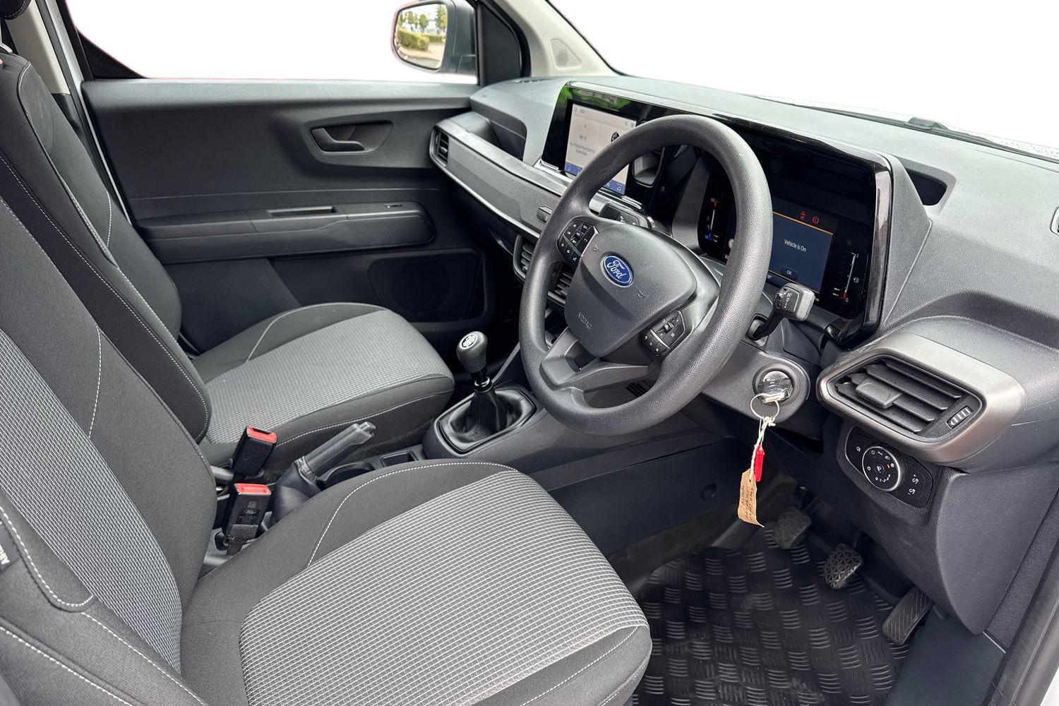 Ford TRANSIT COURIER Photo 13