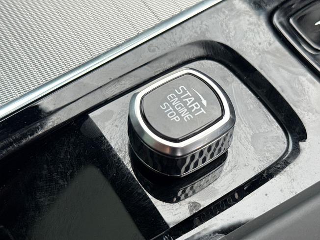 VOLVO XC60 Photo 39