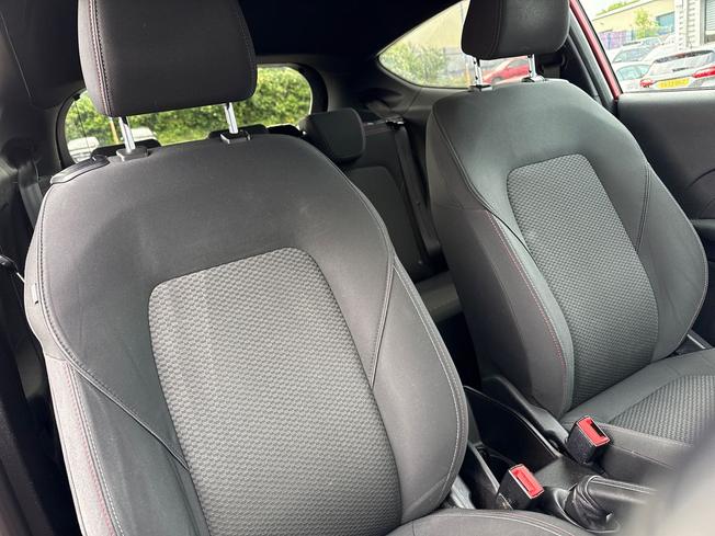 FORD Fiesta Photo 25