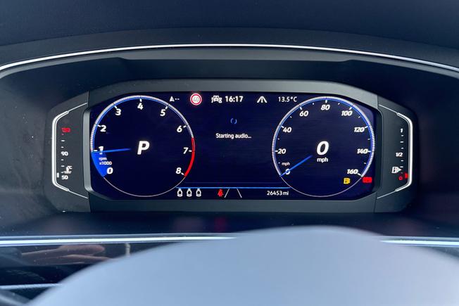 VOLKSWAGEN Tiguan Photo 15