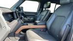 Land Rover Defender Photo 2