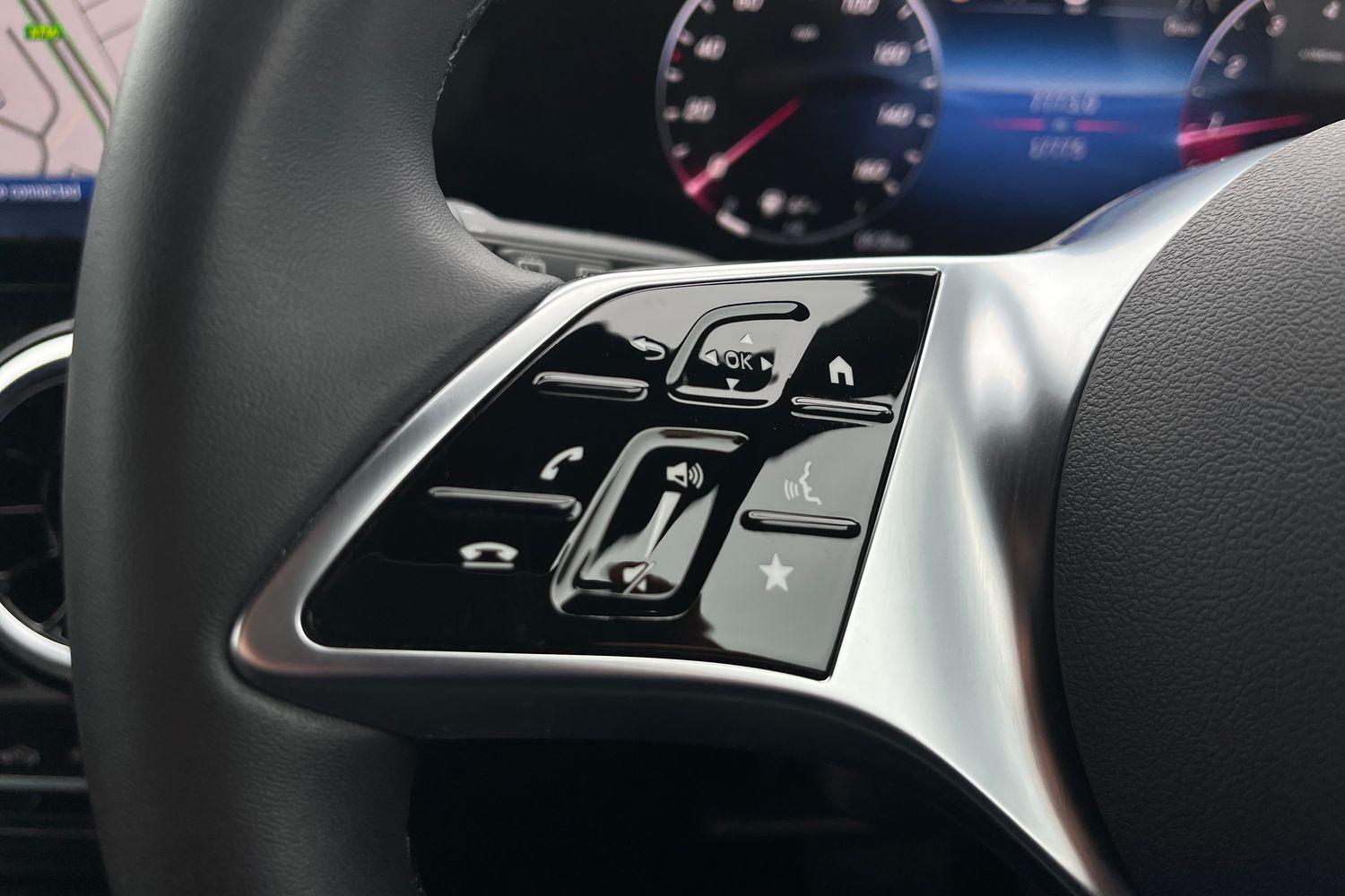 Mercedes-Benz GLA Photo 34