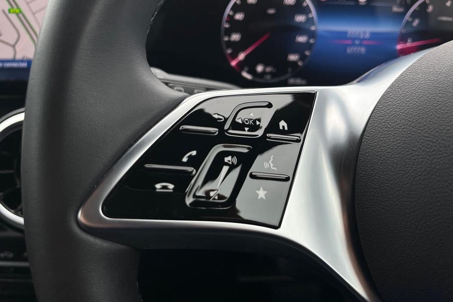 Mercedes-Benz GLA Photo autoimg-cb4665edfe0c520cf9c17d12e13166f10e253f34.jpg