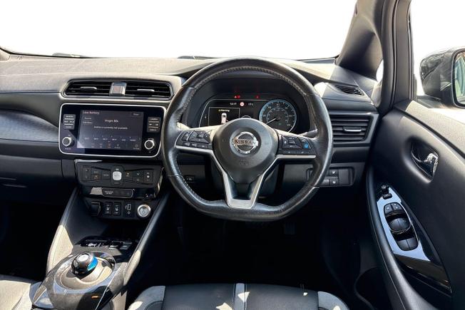 NISSAN Leaf Photo 11