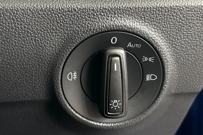 Volkswagen T-Roc Photo 24