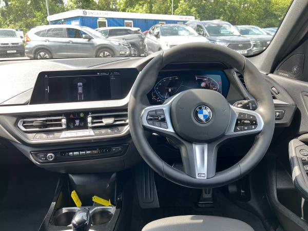 BMW 1 Series Photo autoimg-cb4c57418da8efd2cc813fda0db9d78d2ced3284.jpg