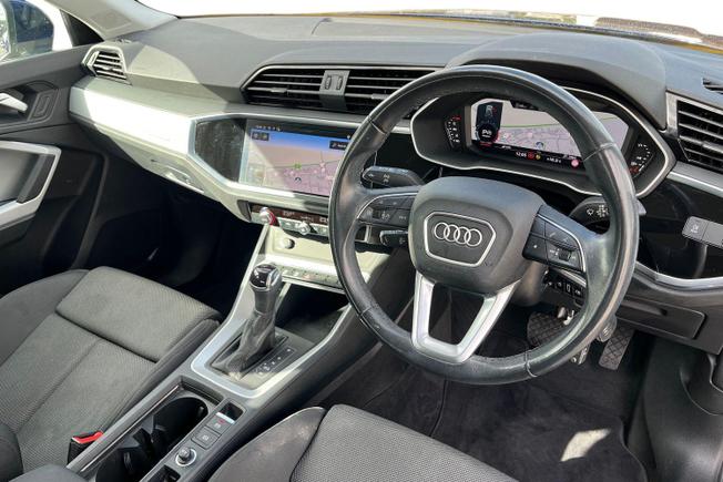 AUDI Q3 Photo 6