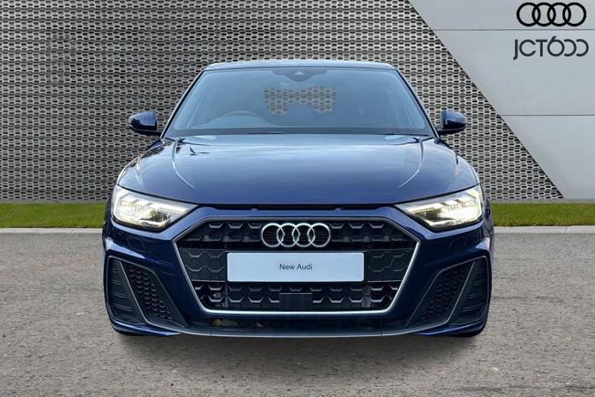 AUDI  A1 Photo 8