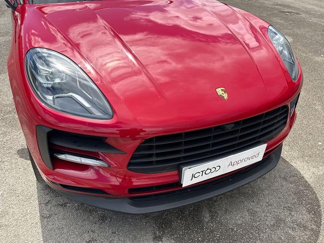 PORSCHE Macan Photo 36