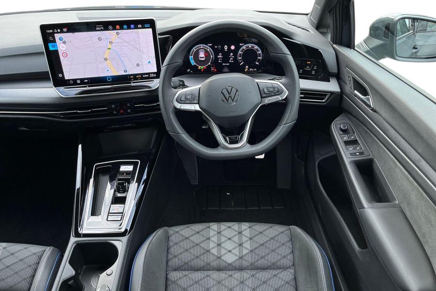 Volkswagen Golf Photo autoimg-cb549b05ee0312c63268cf4f2ca486a5bc880306.jpg