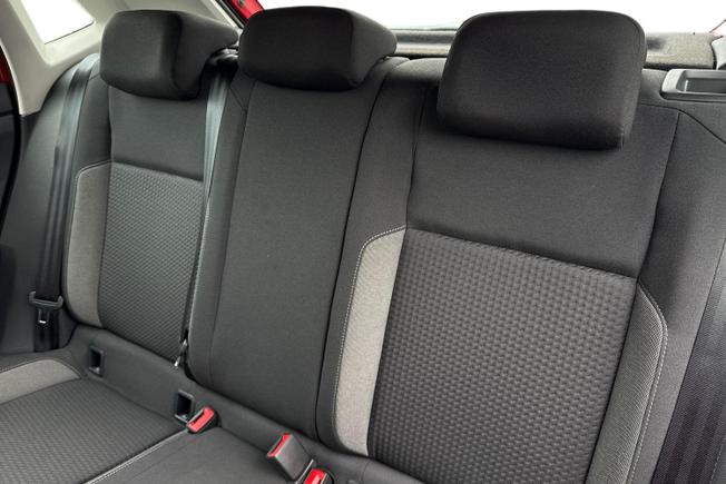 VOLKSWAGEN Polo Photo 9