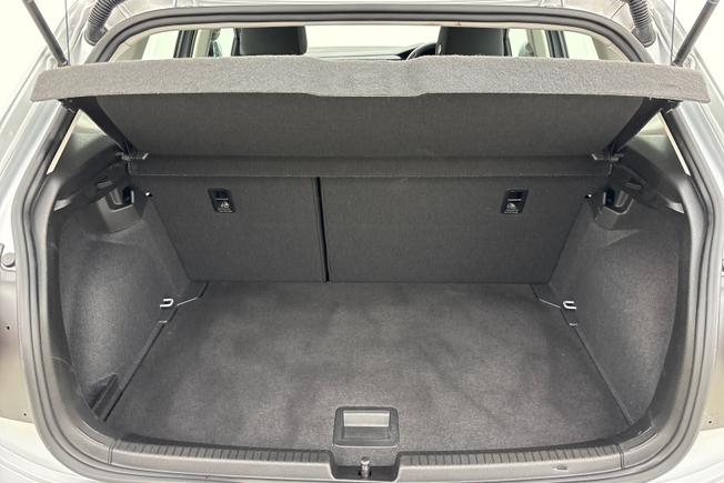 VOLKSWAGEN Polo Photo 12