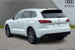 VOLKSWAGEN Touareg Photo 3