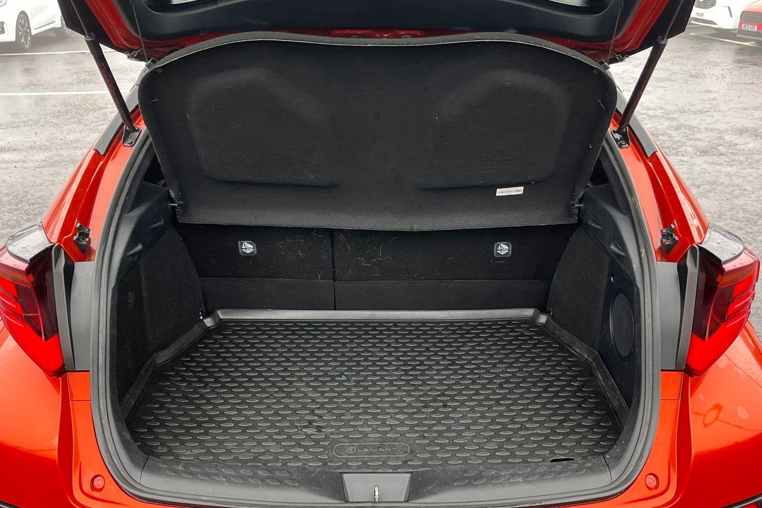 Toyota C-HR Photo 20