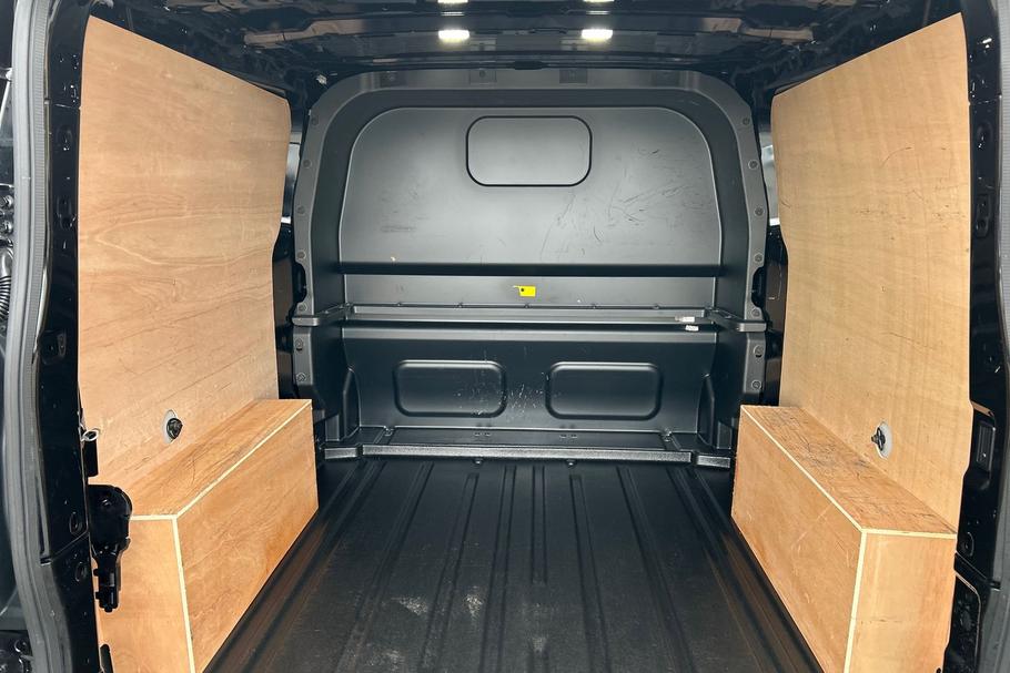 Used FORD TRANSIT CUSTOM MT75FFE 5