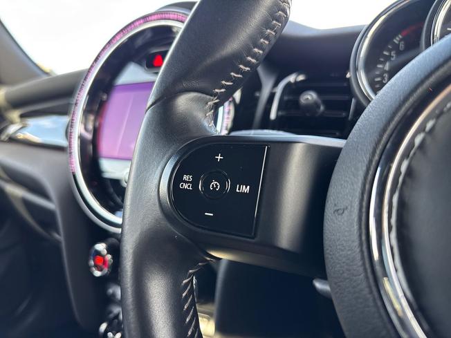 MINI Hatch Photo 16