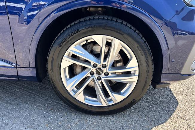 AUDI Q7 Photo 25