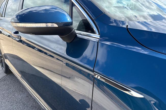 VOLKSWAGEN Passat Photo 20