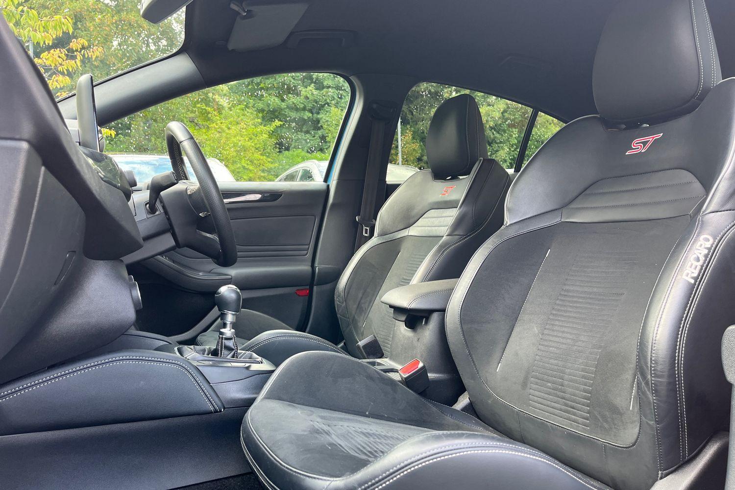 Ford Focus Photo 18