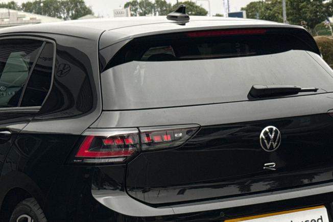 VOLKSWAGEN Golf Photo 50