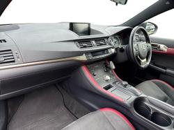 Lexus CT Photo 2