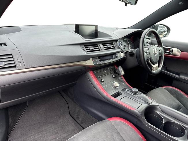 Lexus CT Photo 2