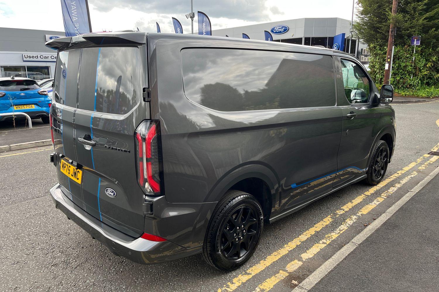 Ford TRANSIT CUSTOM Photo 6