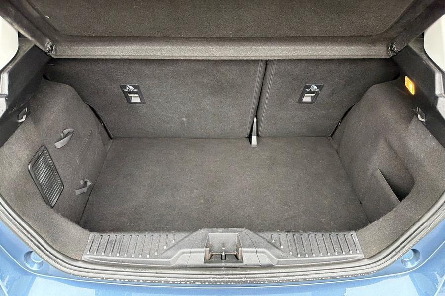 Ford FIESTA Photo autoimg-cb828df3070b2ae8732c900beec3706ee34dc69e.jpg