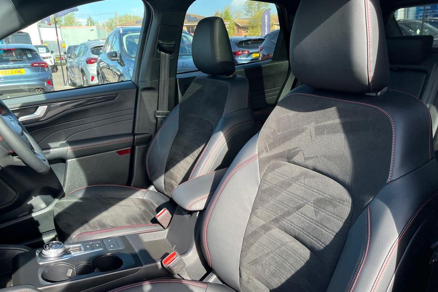 Ford KUGA Photo autoimg-cb8516a4ca92a632dadbcd6aaa4b8bc7c1351c93.jpg