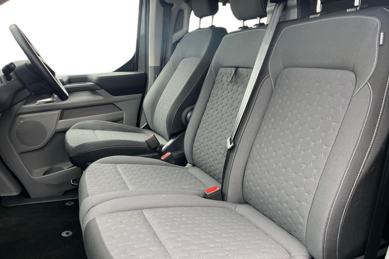 Ford TOURNEO CUSTOM Photo 10
